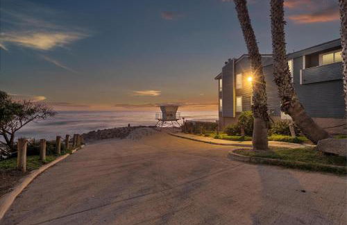 Ultimate Oceanside Retreat | Tower 9 Across from the Beach - Foto 75