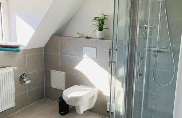 FEDDERSEN LIVING Kernsanierte Ferienwohnungen - Gemütlich - Netflix - Voll ausgestattet - zentral - Foto 42