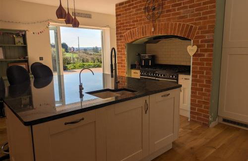 Beautiful Victorian Farmhouse - Foto 30