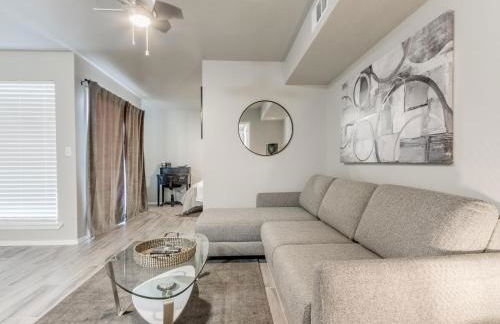 Quiet Modern Heavenly Paradise Love and Balcony Near Lake, Mall, Food, Entertainment! - Foto 11