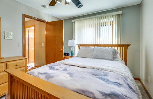 Private Yard with Patio, Fire Pit Family Getaway - Foto 23