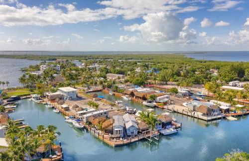 Tiny Home on Waterfront, Bay Views, Deck, Pool - Photo 25