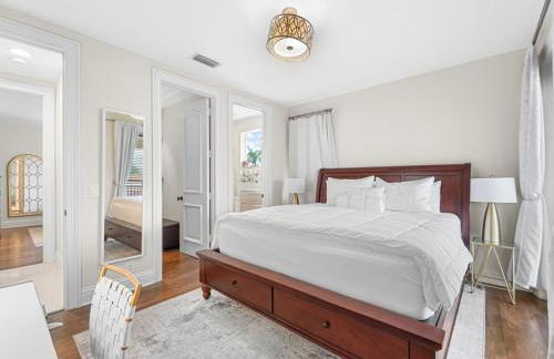 Near the Beach • Pool & Jacuzzi • Waterfront Villa - Foto 57