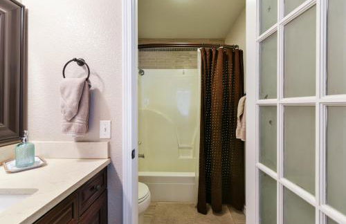 3BR Lake View Condo - Stairs Required - Close to Marina - Pool -FREE TICKETS INCLUDED - 700EP - Foto 20