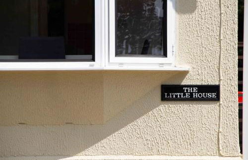 The Little House - Photo 24