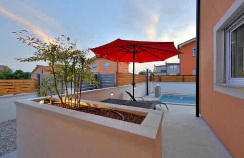 Villa with private pool in village Jadreški - Foto 31