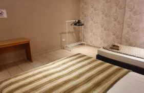 Basecamp 60 am Waldrand - für Gruppen Familien Monteure - helles 2-Zimmer-Souterrain - Frankfurt, Hanau, Gießen - kostenlose Parkplätze - Foto 24