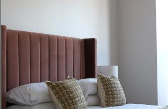 Spacious Luxury Apartment in the Heart of Shrewsbury Sleeps 6 - Photo 11