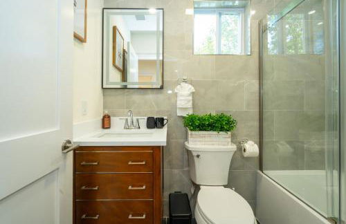 Elegant 4BR Home Yard 4 Parking in Dedham - Foto 20