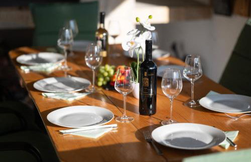 Villa Pietra- Modern rustic poolside oasis - Photo 34