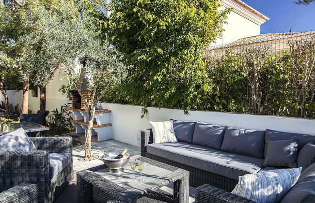 Outstanding Villa Very Well Located Near The Beach - Photo 19