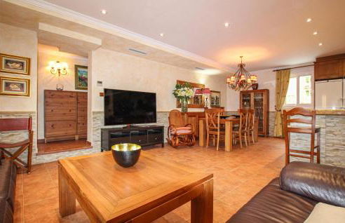 Cozy Home In Orihuela - Photo 16