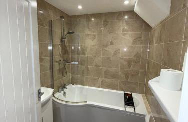 Cosy 2 Bed Cardiff Bay Retreat! - Foto 3