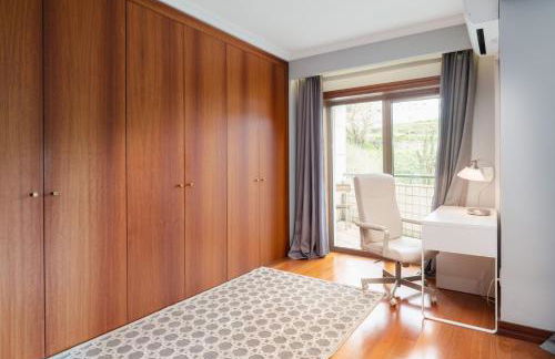 Elegant Riverfront Flat | Pool & Sports by Host Wise - Foto 9