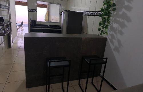 Casa Grande com área Gourmet e Garagem - Foto 13