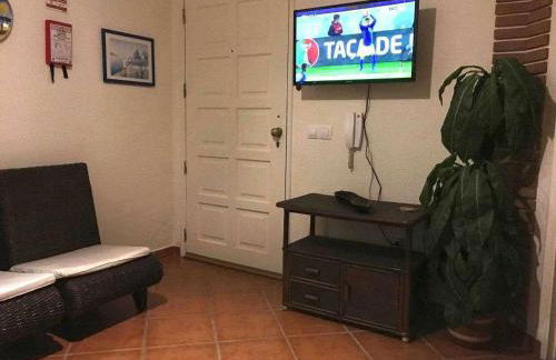 Small cozy flat, by the pool and by the sea - Foto 18