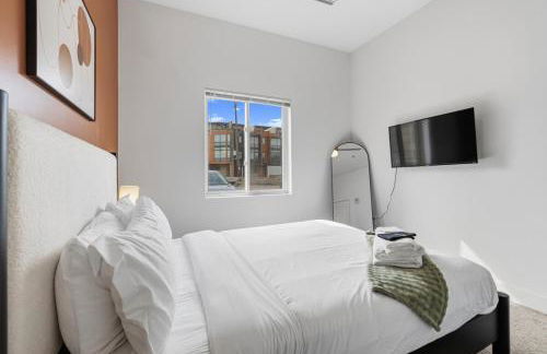 Luxury Lil' Italy 2BR, Sleeps 6 Free, Parking Gym - Foto 49