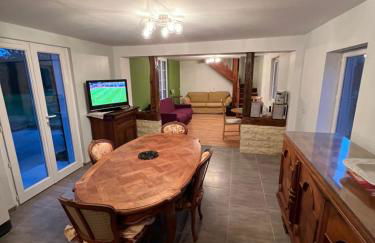 Venez respirer l'air de la Campagne a 70 km de de l'Océan, Villers sur Mers , Deauville ..... Maison de 100 m² ,sur une parcelle de 2000 m² 3 chambres toutes refaites , 2 salles d'eau , 2 toilettes , cuisine équipées . tous refait a neuf - Foto 9