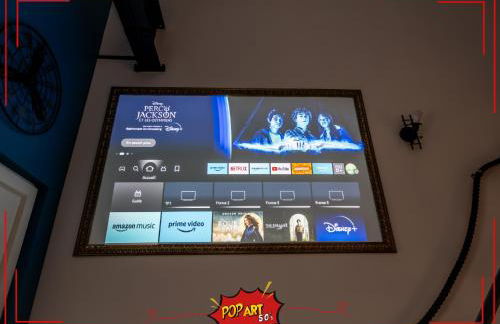 LOFT "POP ART 50's" Idéal PRO - Écran cinéma rétroprojecteur - WIFI Fibre - Borne arcade de jeu - Centre Ville - Foto 5