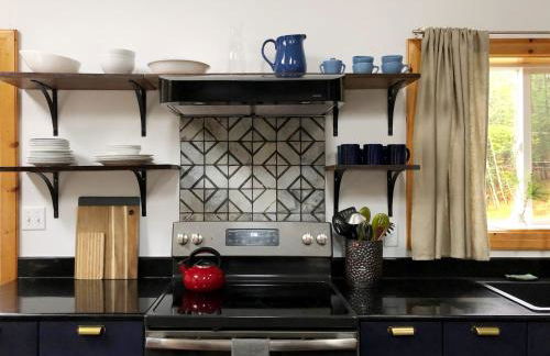 Serene Retreat on a Stream - Photo 12