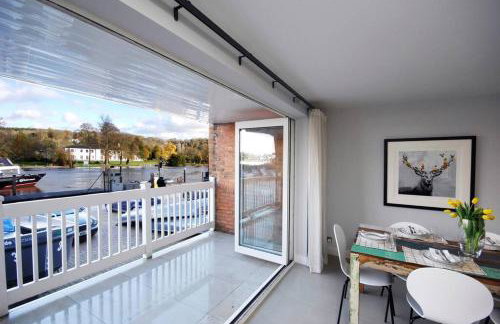 The Oars - Riverfront Property - From 300 Per Night - Foto 46