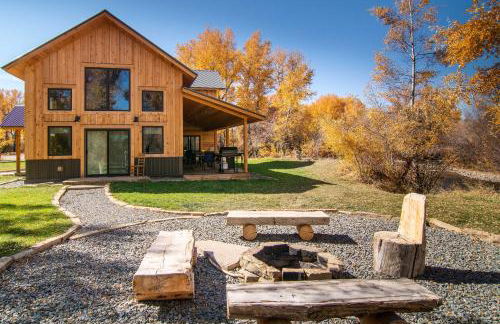 Riverfront Home with BBQ 2 Mi to Downtown Gunnison! - Foto 1