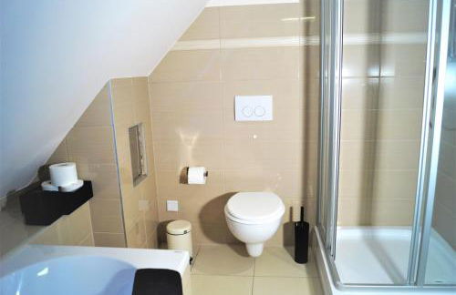 Modernes, großzügiges Ferienhaus - Naturstrand, großer Garten, Ruhe - Photo 13