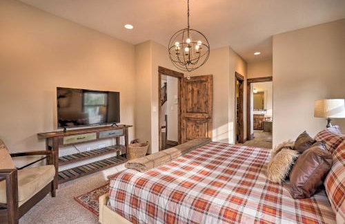 Modern Eagle Crest Escape with Patio and 2 Balconies! - Photo 16