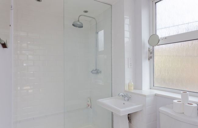 Newly Refurbished 4 Bedroom House in East London - Foto 36