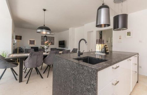 4 Bedroom Cozy Home In Donja Jagodnja - Foto 7