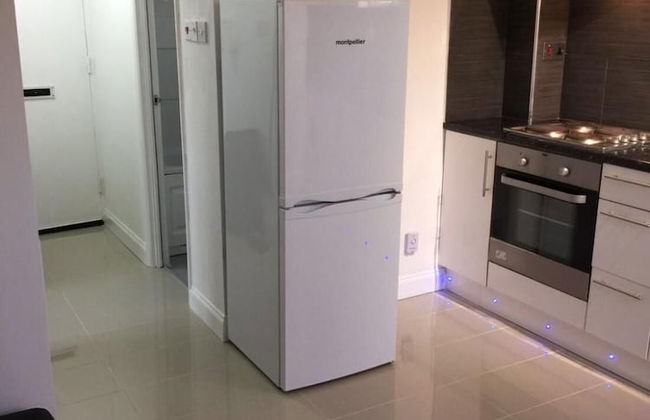 Small Modern Comfortable 2 Bedroom Apartment - Cmyr - Foto 43