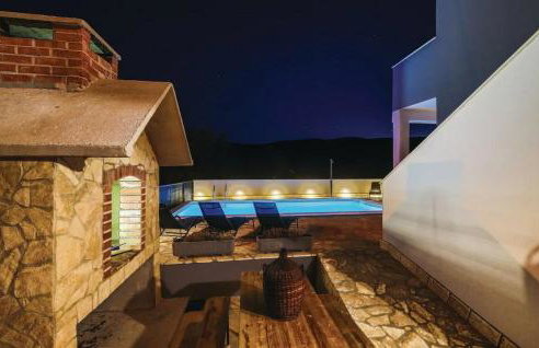 Idyllic Holiday Home With Private Pool, Sun Deck, and Organic Garden - Foto 19