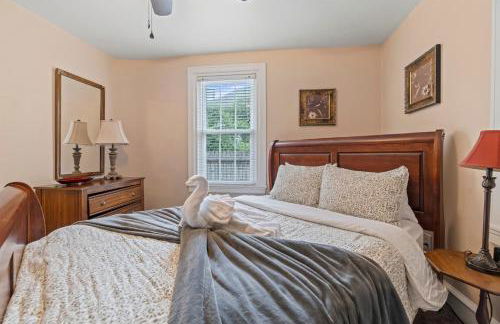 Stay At Our Tasteful, Private, & Elegant Abode - Foto 3