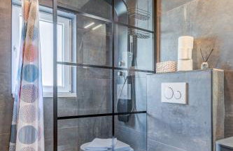 Villa Gariful, Sleeps 8 with Pool & Pet Friendly - Photo 71