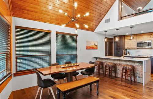 Cabin Masterpiece on Private Lake 3 bedroom - Foto 26