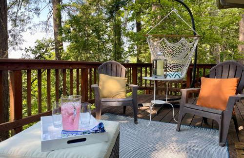 Forest Gallery- Mid-Century Modern With City Views - Photo 6