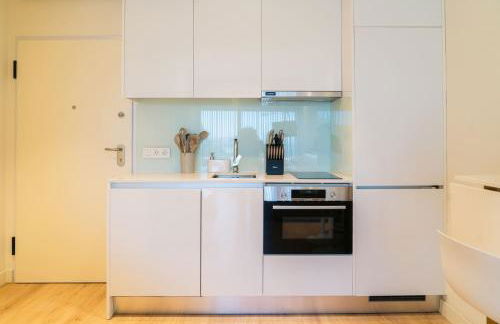 Studio w/ Balcony, Pool & Gym | Antas by Host Wise - Foto 5