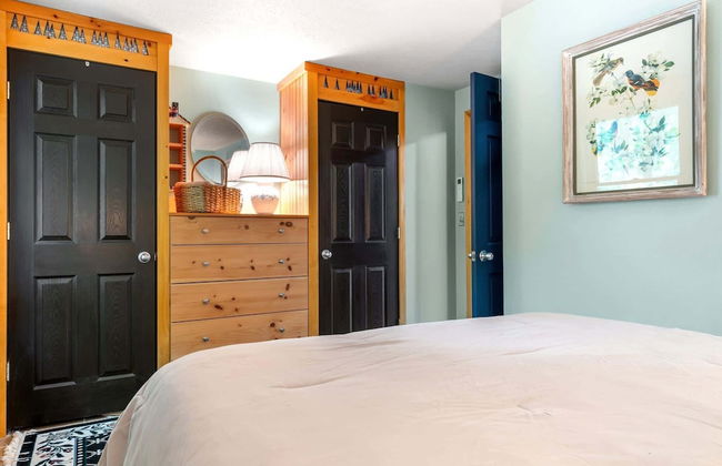 Waterfront w/ Kayak's, Sup's and Ping Pong Table! - Photo 7