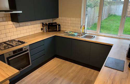 5 Bed Camberley Airport Accommodation - Foto 33