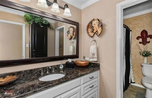 Lakefront 3BR Retreat - Pier, RV, Family-Friendly - Foto 31