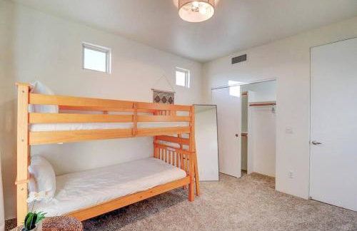 Epic 6BR with Pool, Spa and Fire Pit - Walk to Trails - Foto 31