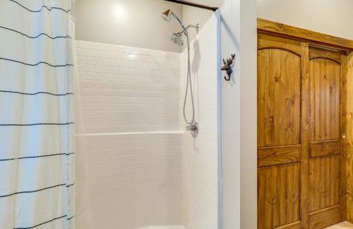 1 Mi to Watauga Lake! Modern & Rustic Mtn Hideaway - Photo 17