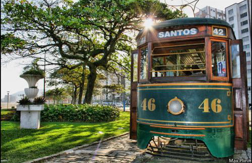 Apartamento em Santos no Gonzaga em frente a praia - Foto 39