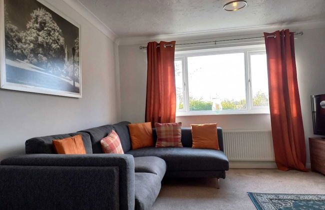 Charming Wentworth Lodge With Countryside Views - Photo 14