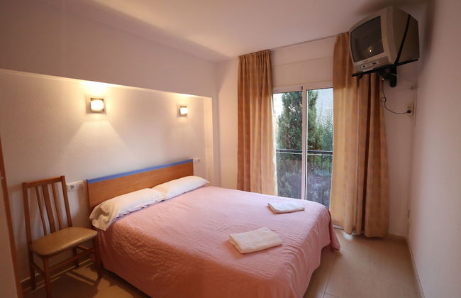 Royal Inn Aparthotel - Photo 16