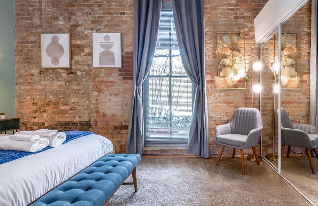 100 Year-old Historic Brick 2BR Loft Large Patio2 - Foto 3