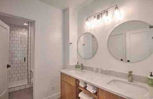 Skybridge Bear Lake Sleeps 61-75 with condo add-on - Foto 15