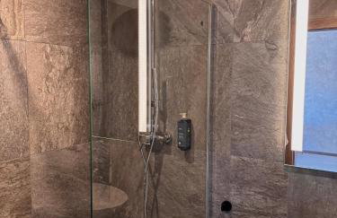 Lake Chwil widok na zalew i góry - Foto 47