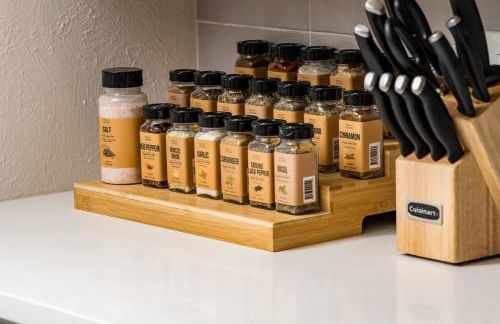 Wild West Disco Haus 2! New Hot Tub, Patio + Gym - Foto 46