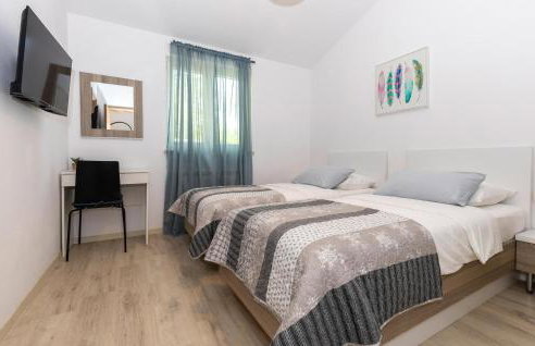 Beautiful Home In Kunj With Wifi - Photo 43